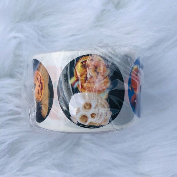 Brand New Halloween Sticker Roll - 500 Pieces 8 Designs Happy Halloween … - Picture 1 of 10
